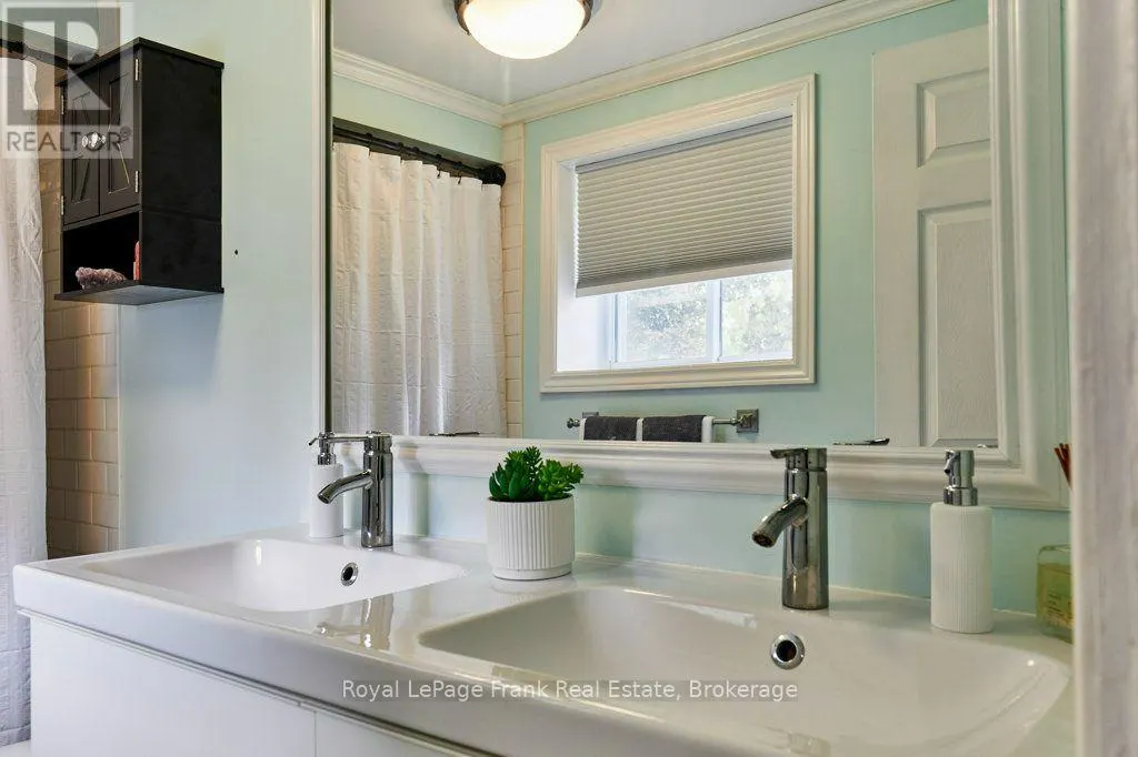 34 PLEASANT VIEW AVENUE