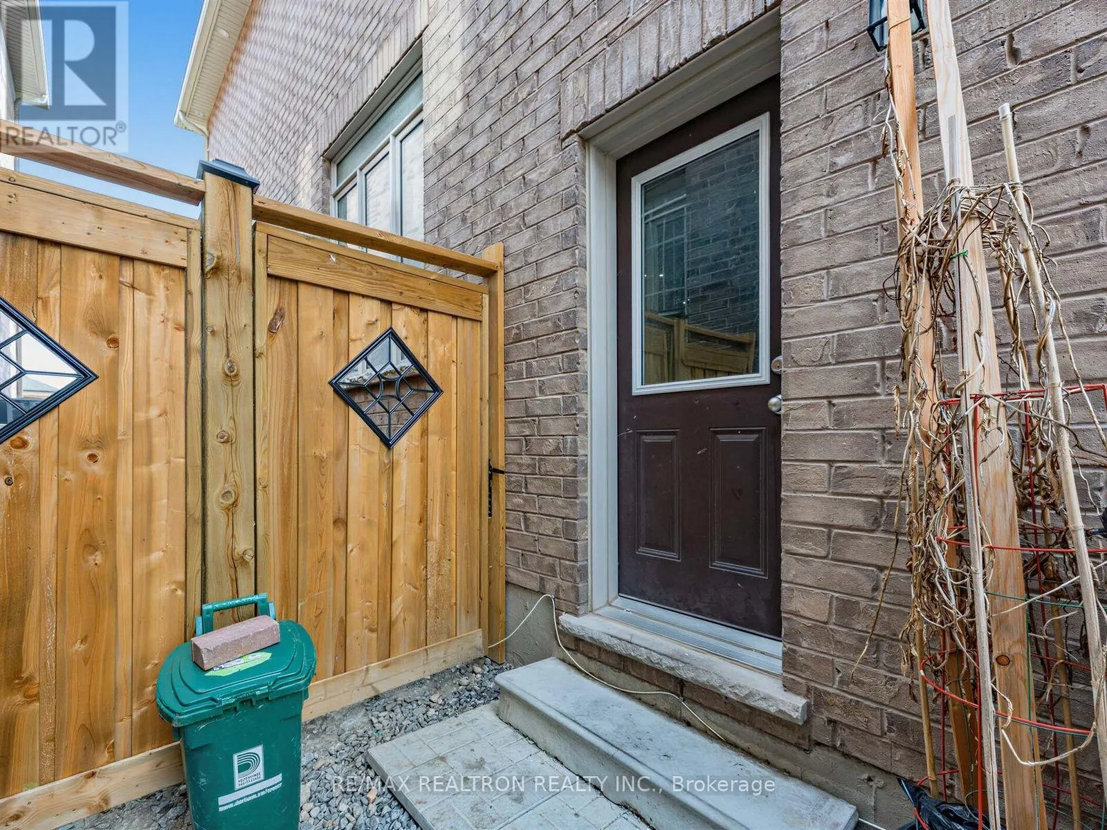 142 AUCKLAND DRIVE