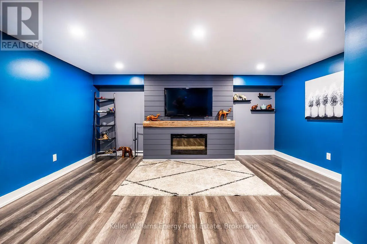 329 CHALLENGER COURT