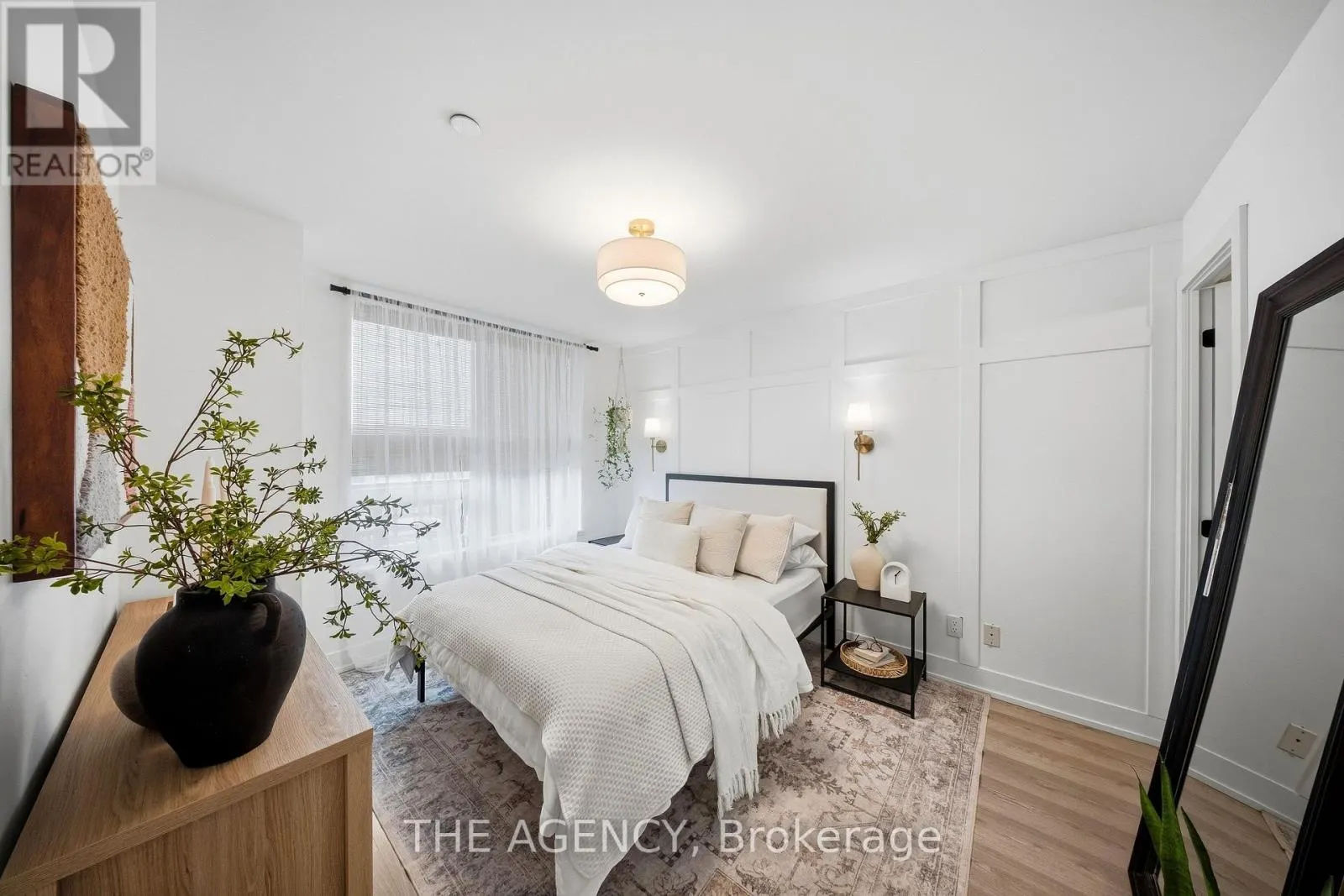 1406 - 1215 BAYLY STREET