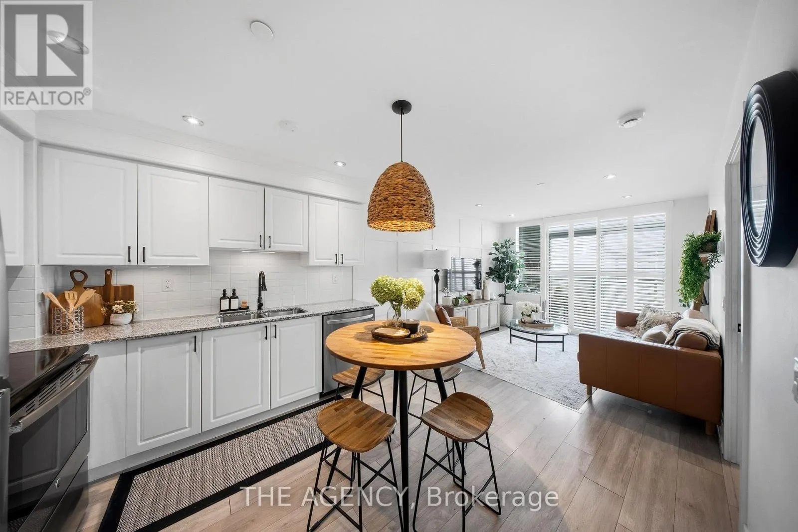1406 - 1215 BAYLY STREET
