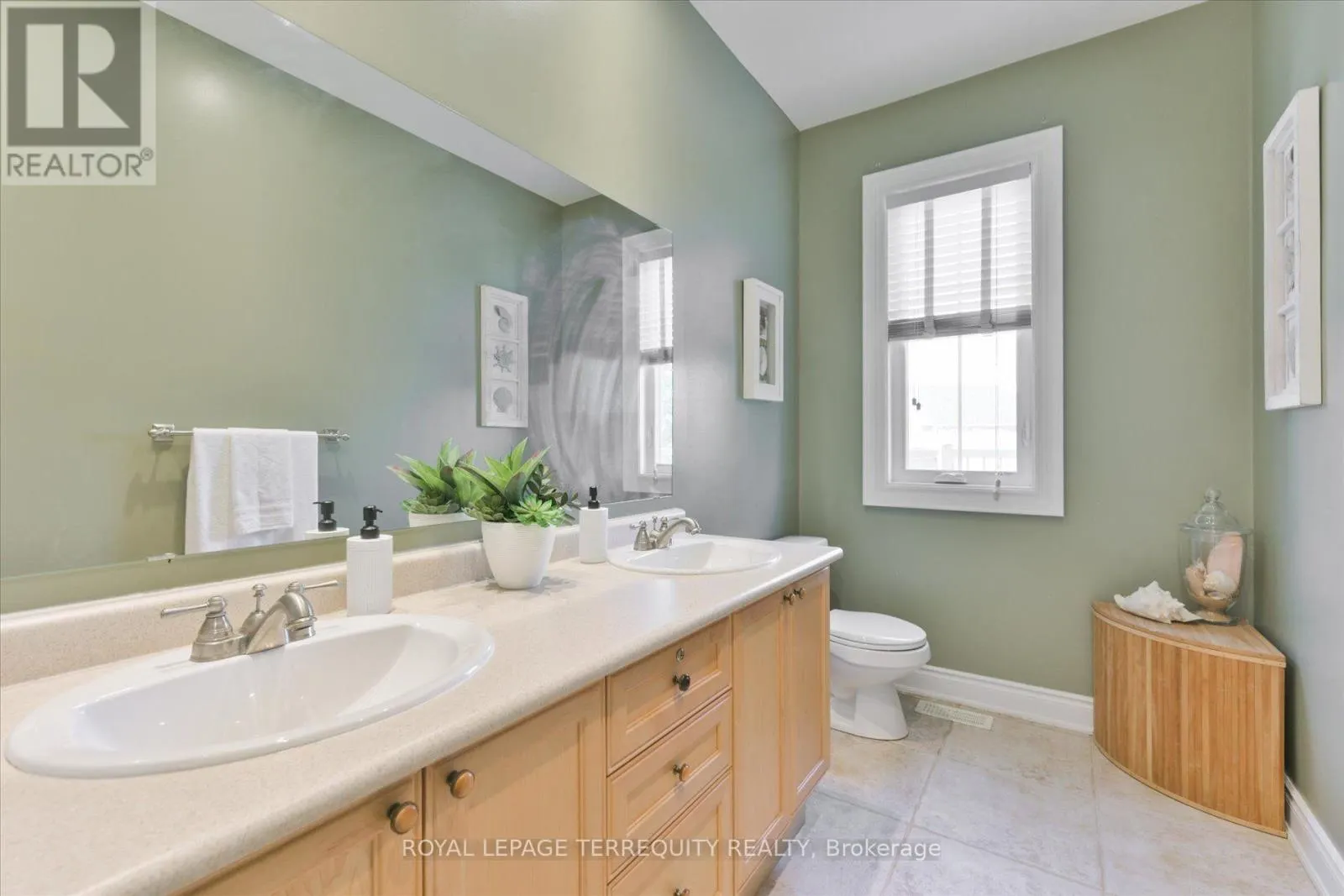 ROOM 2 - 55 RUSHBROOKE WAY