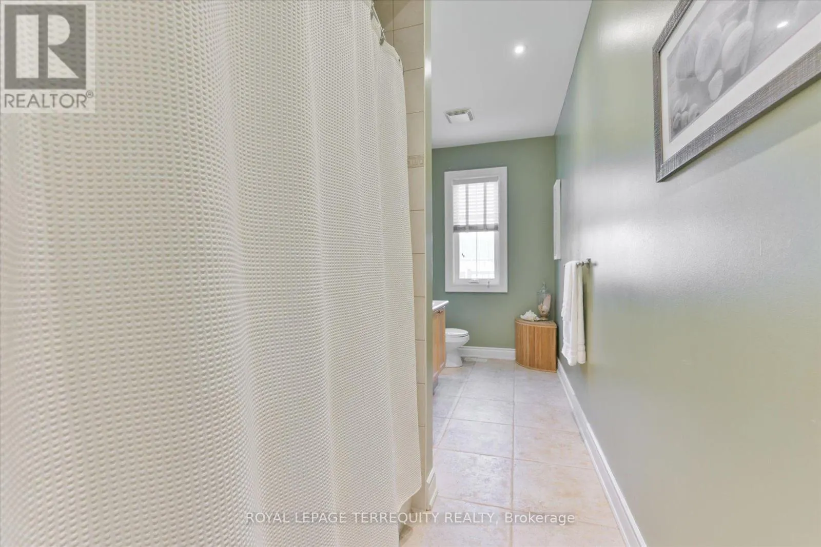 ROOM 2 - 55 RUSHBROOKE WAY