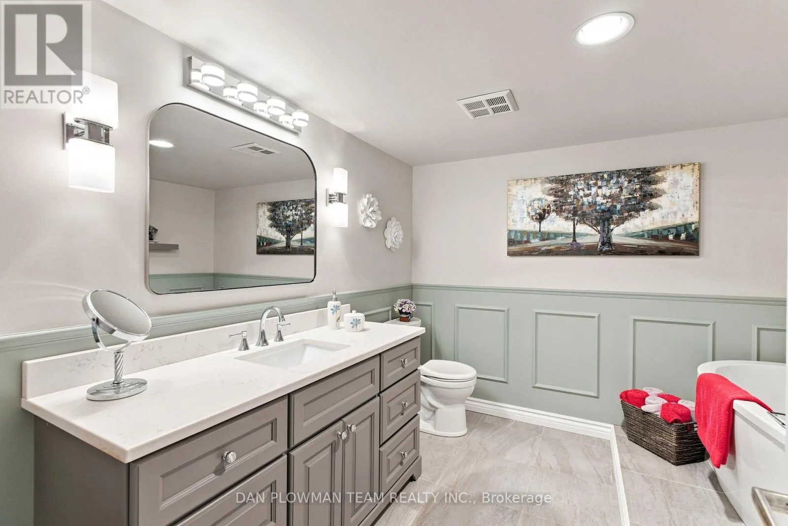 1003 - 900 WILSON ROAD N