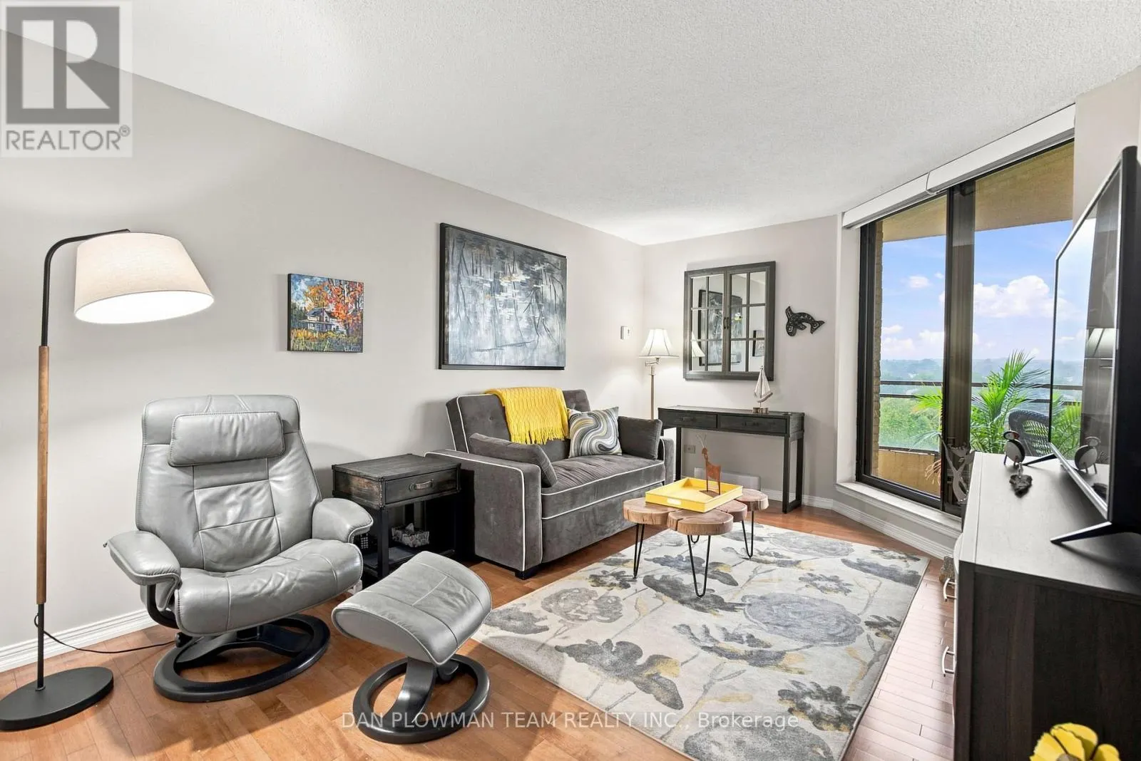 1003 - 900 WILSON ROAD N