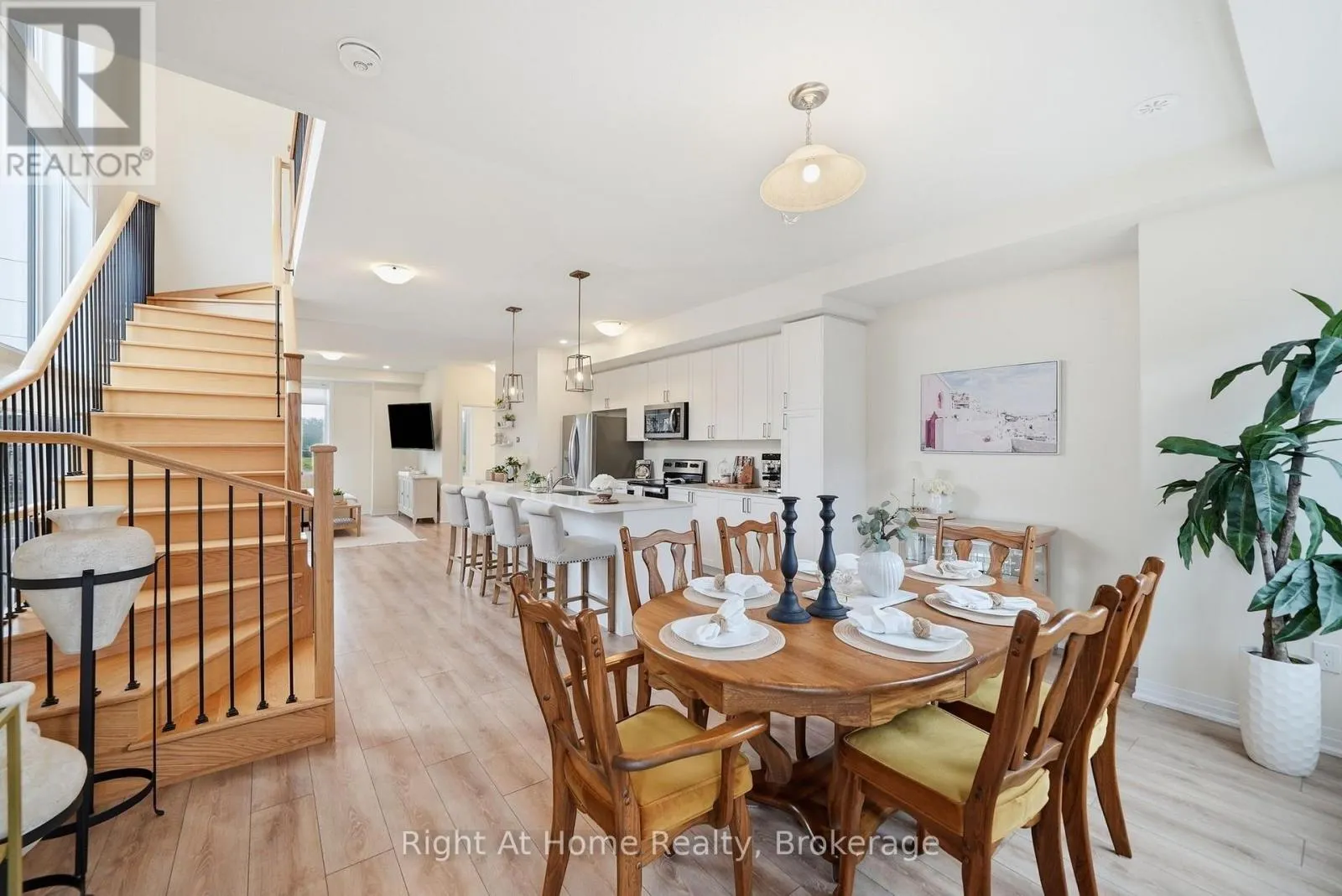 52 EMMAS WAY