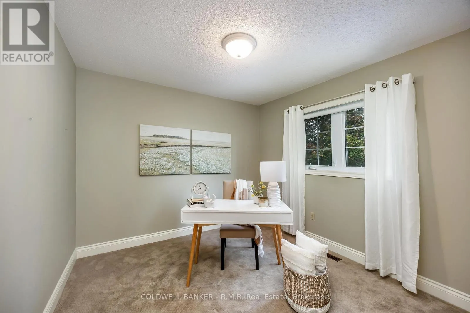 1090 THIMBLEBERRY CIRCLE