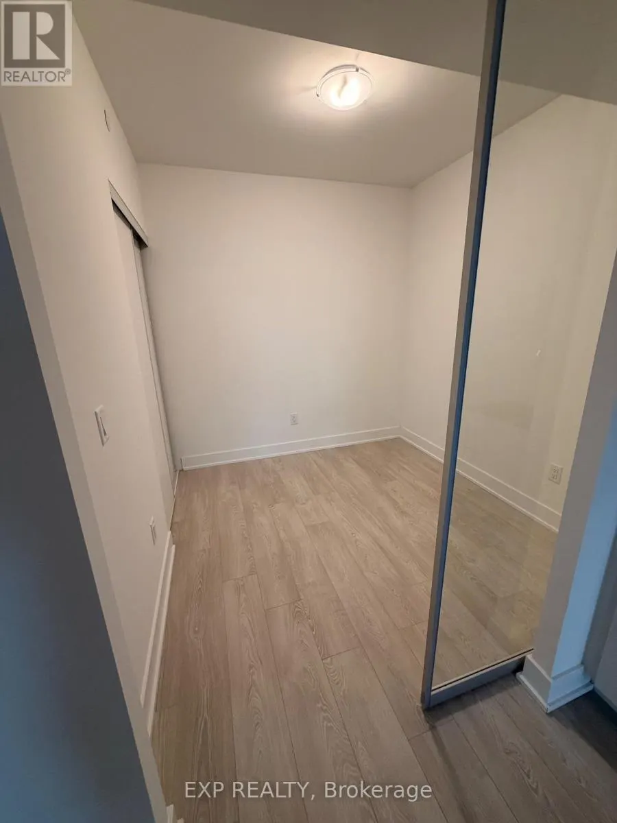 2704 - 2545 SIMCOE STREET N