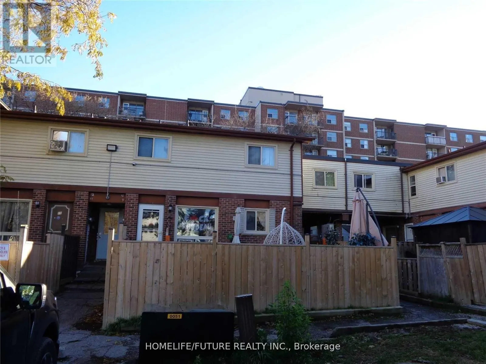 24 - 255 PORTER STREET