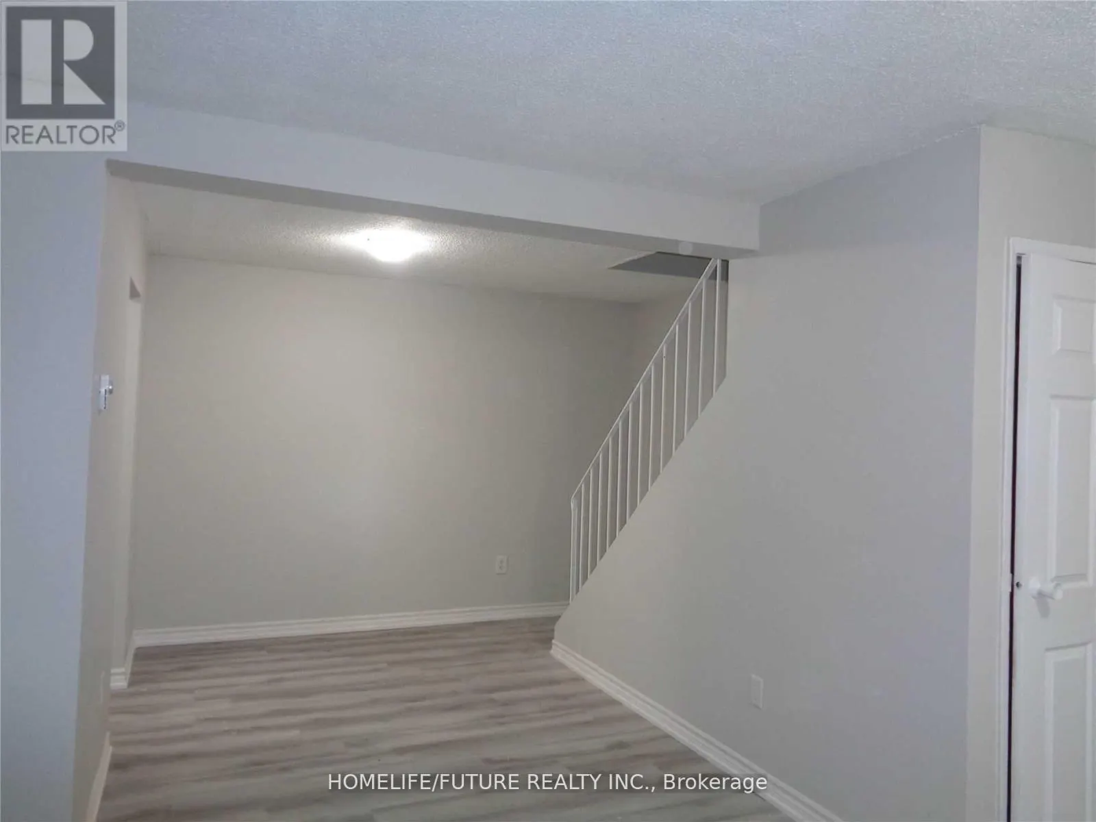 24 - 255 PORTER STREET