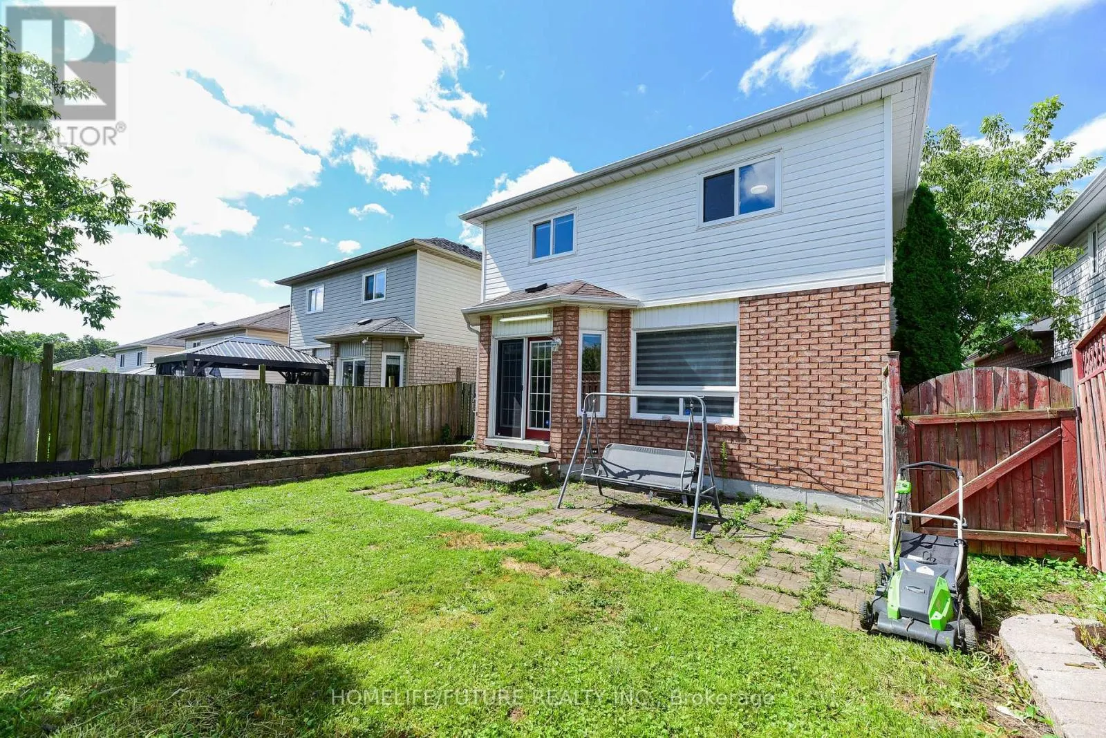 1404 TROWBRIDGE DRIVE