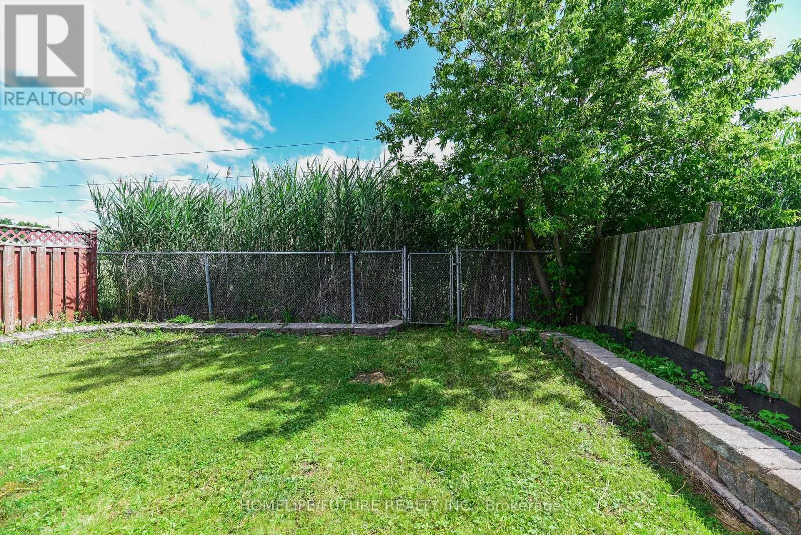 1404 TROWBRIDGE DRIVE