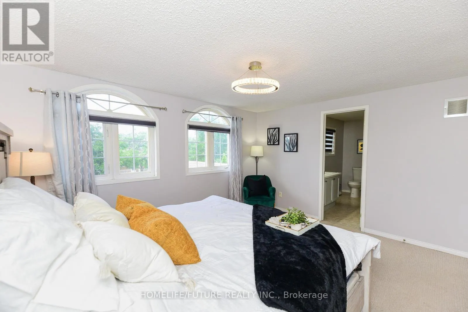 1404 TROWBRIDGE DRIVE