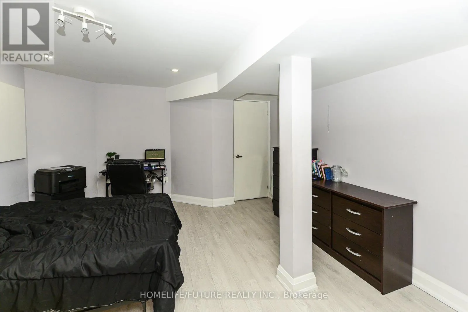 1404 TROWBRIDGE DRIVE