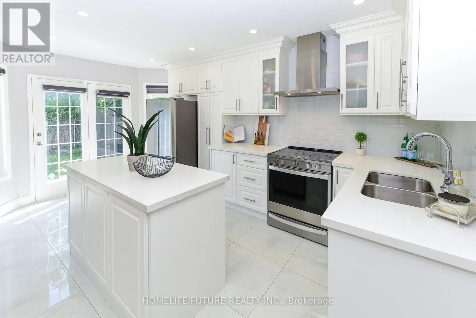 1404 TROWBRIDGE DRIVE