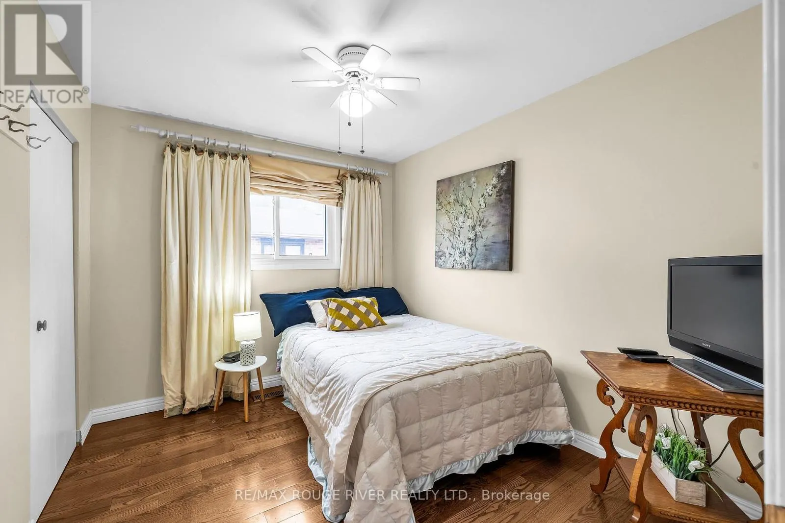920 SUNRISE AVENUE