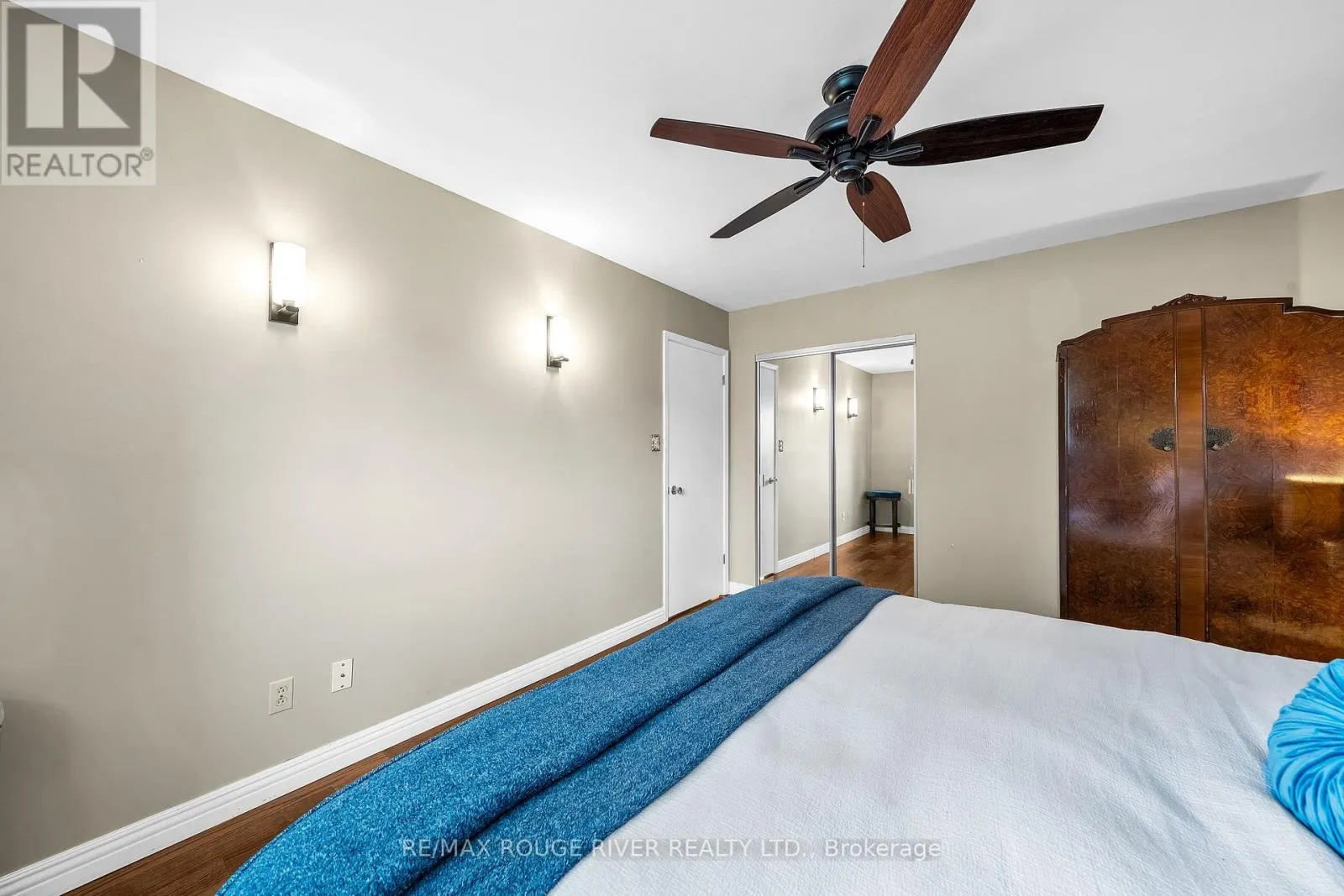 920 SUNRISE AVENUE