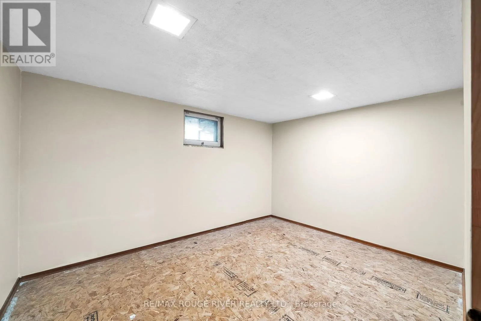 920 SUNRISE AVENUE