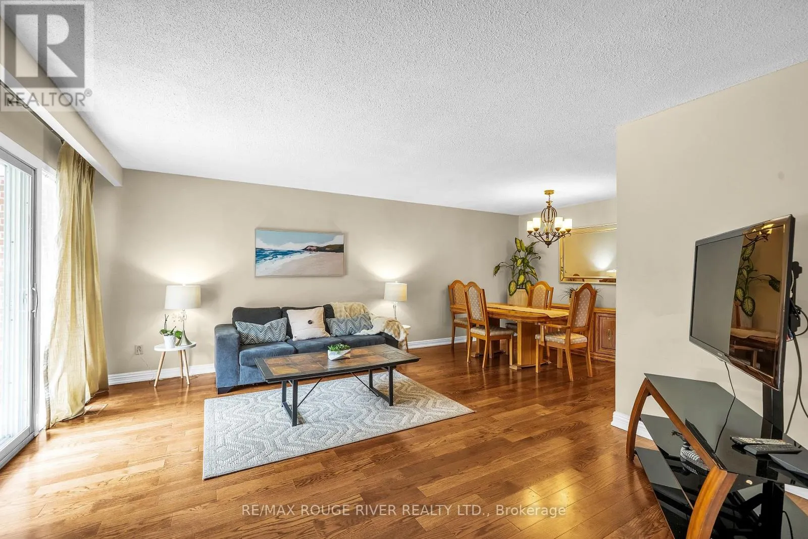 920 SUNRISE AVENUE
