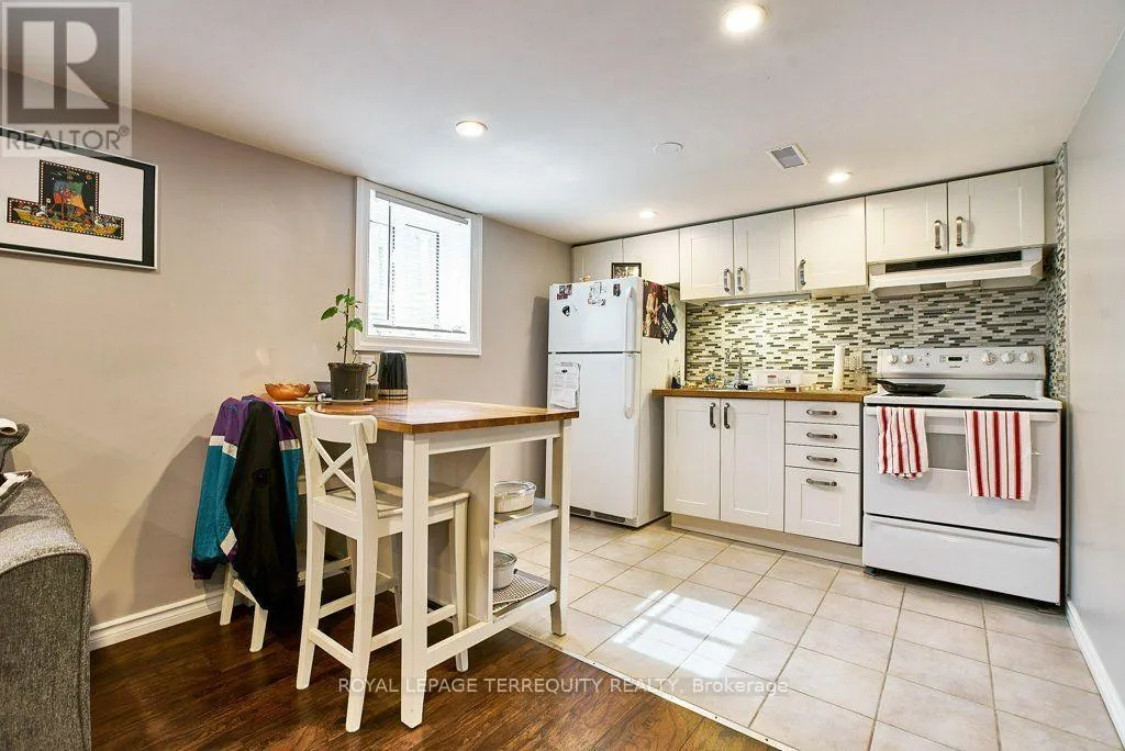 LOWER - 304 PALMERSTON AVENUE