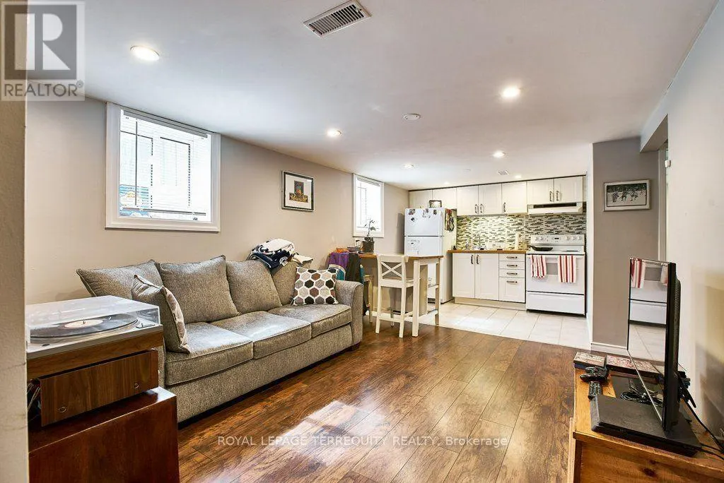 LOWER - 304 PALMERSTON AVENUE