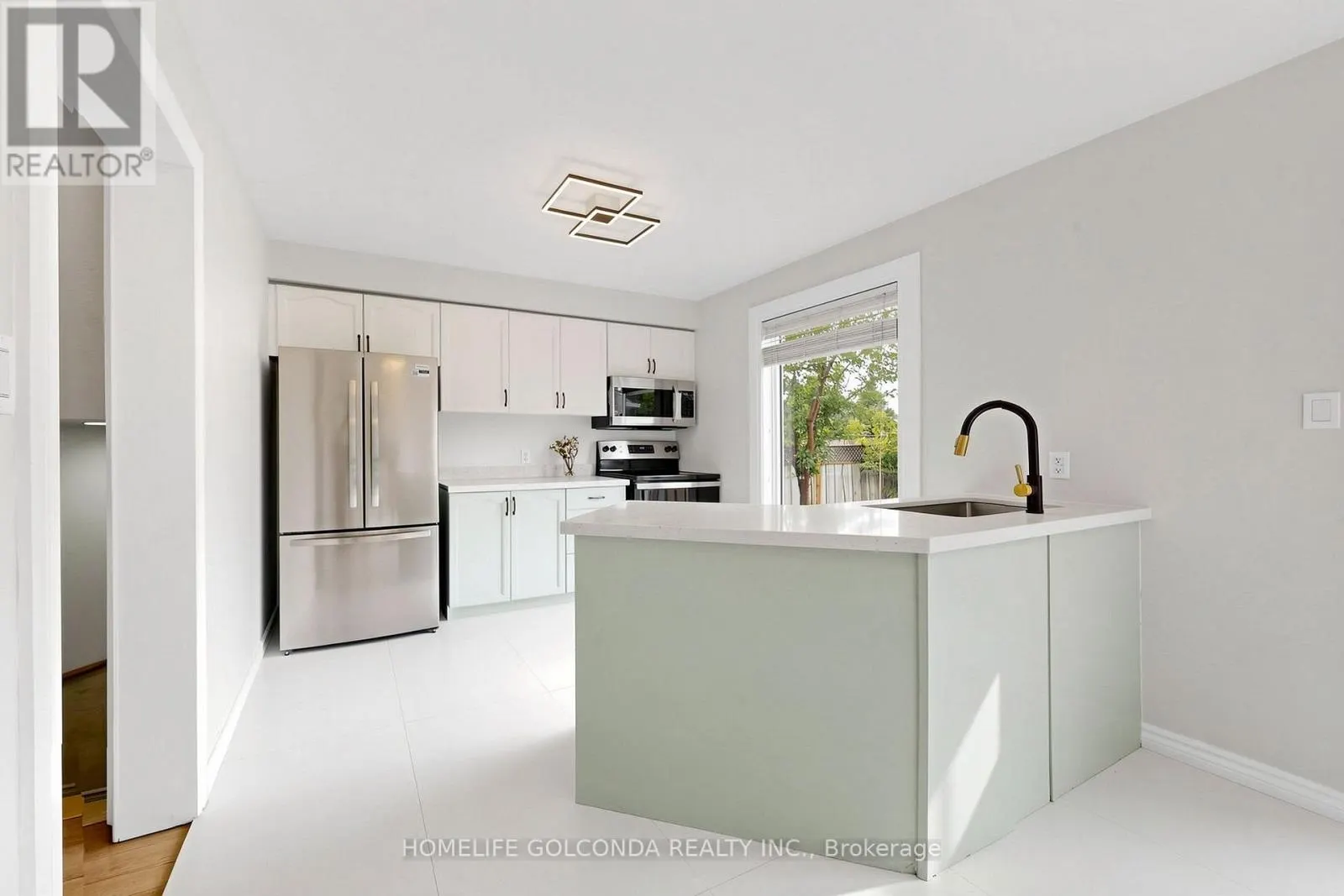 1704 CANADORE CRESCENT