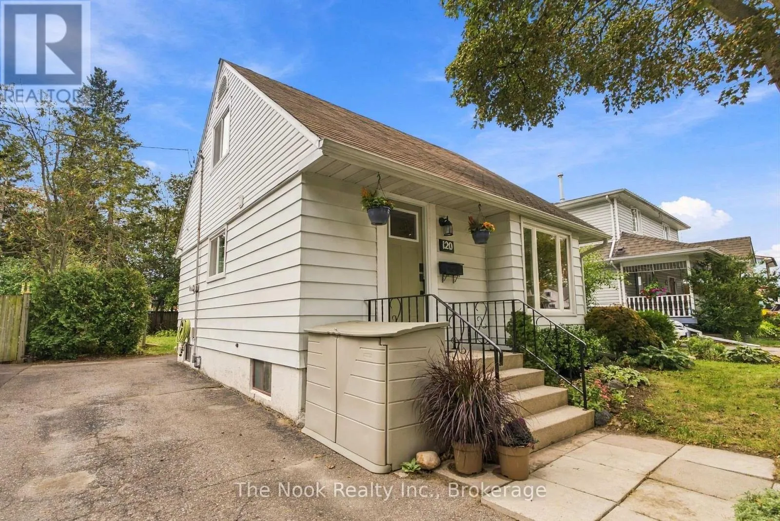 120 ADMIRAL ROAD
