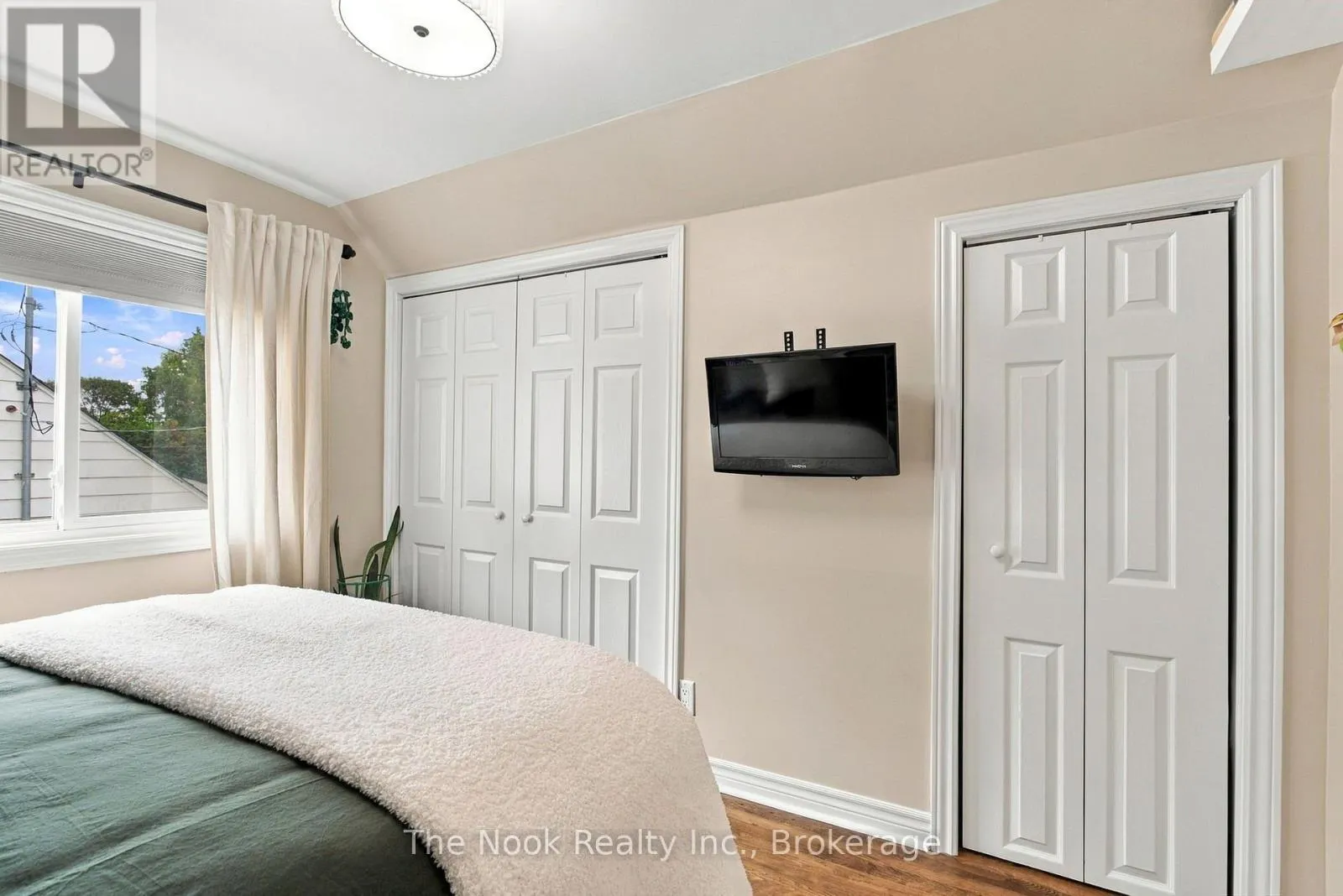 120 ADMIRAL ROAD