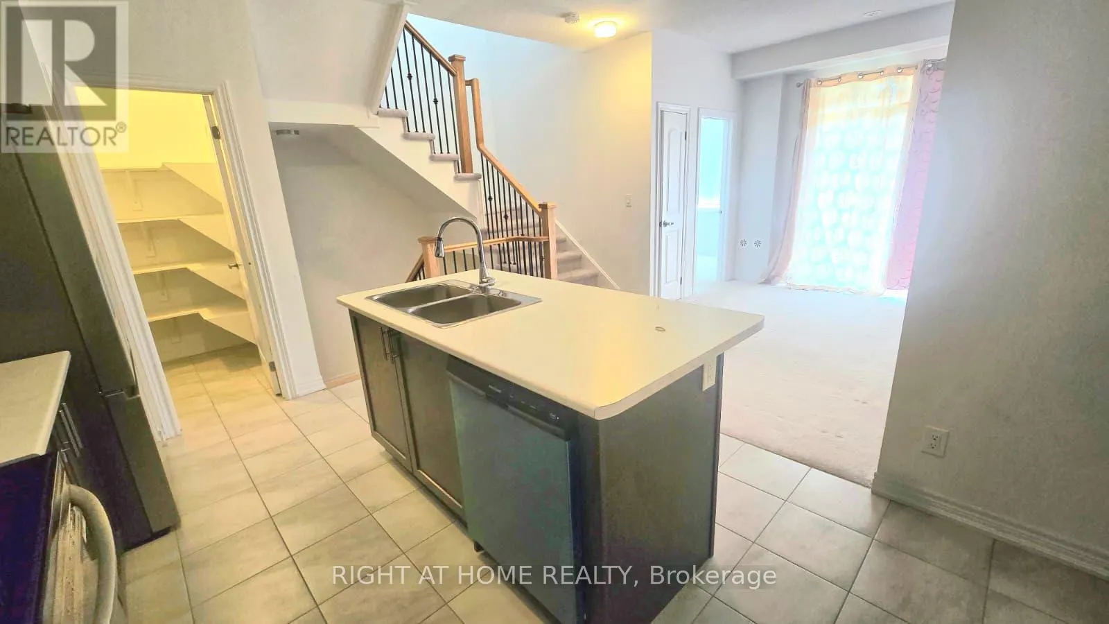 1992 CAMERON LOTT CRESCENT