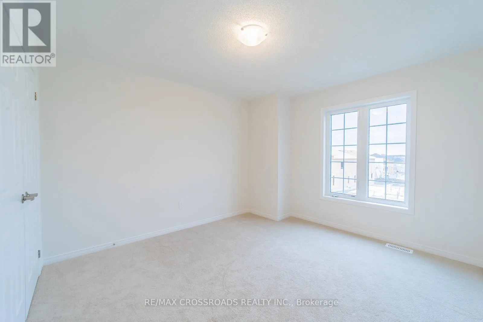 332 CORONATION ROAD