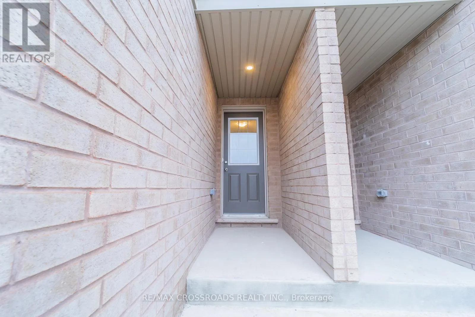 332 CORONATION ROAD