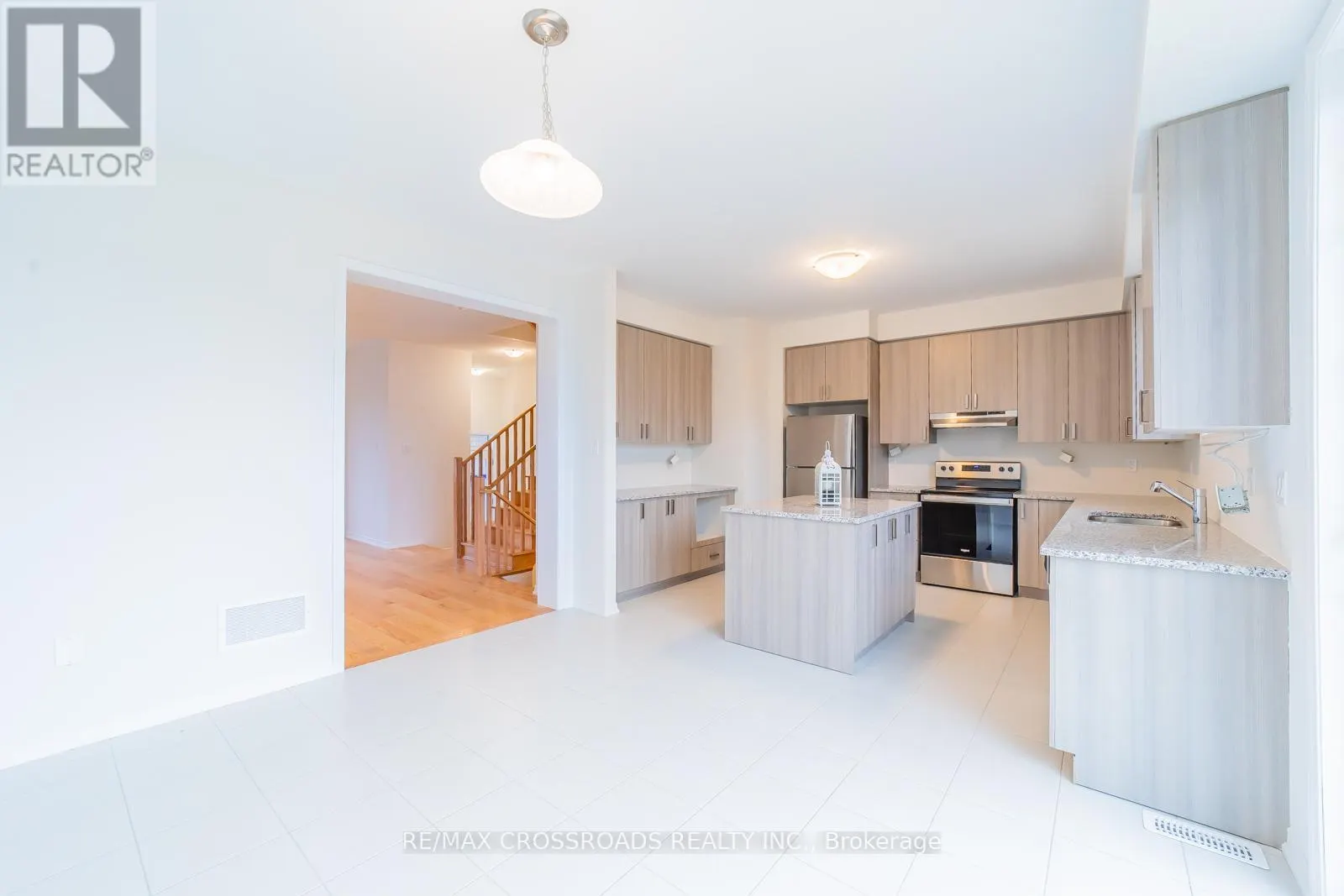 332 CORONATION ROAD