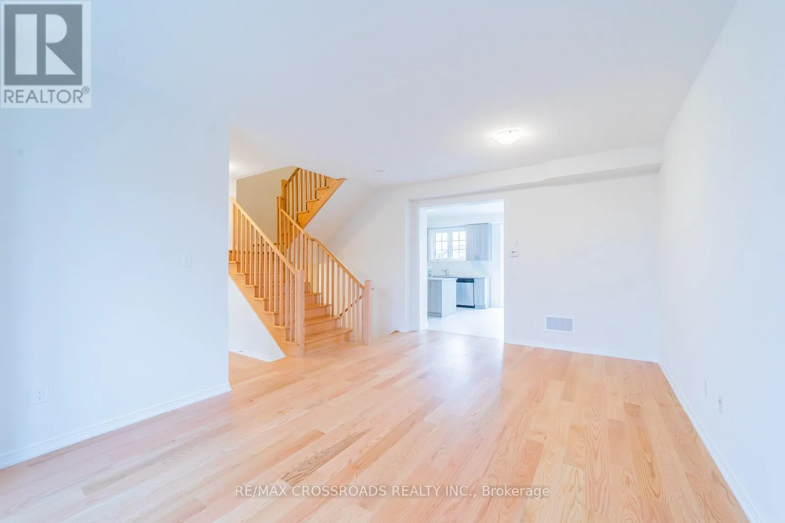 332 CORONATION ROAD