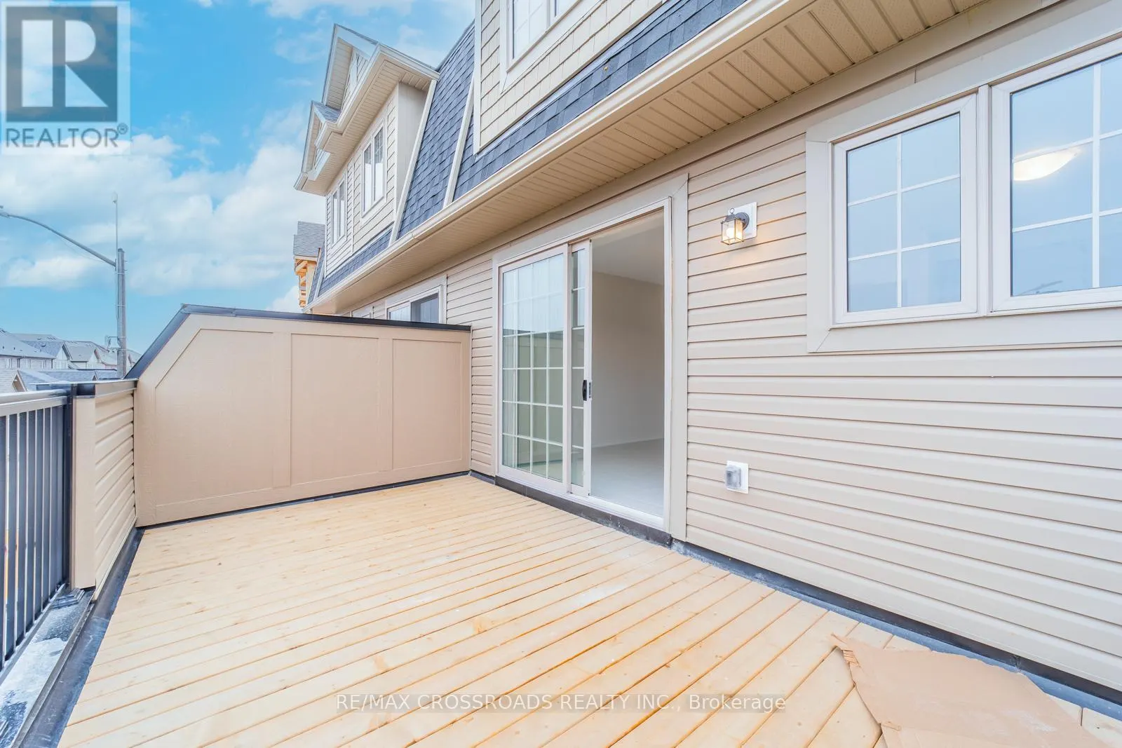 332 CORONATION ROAD