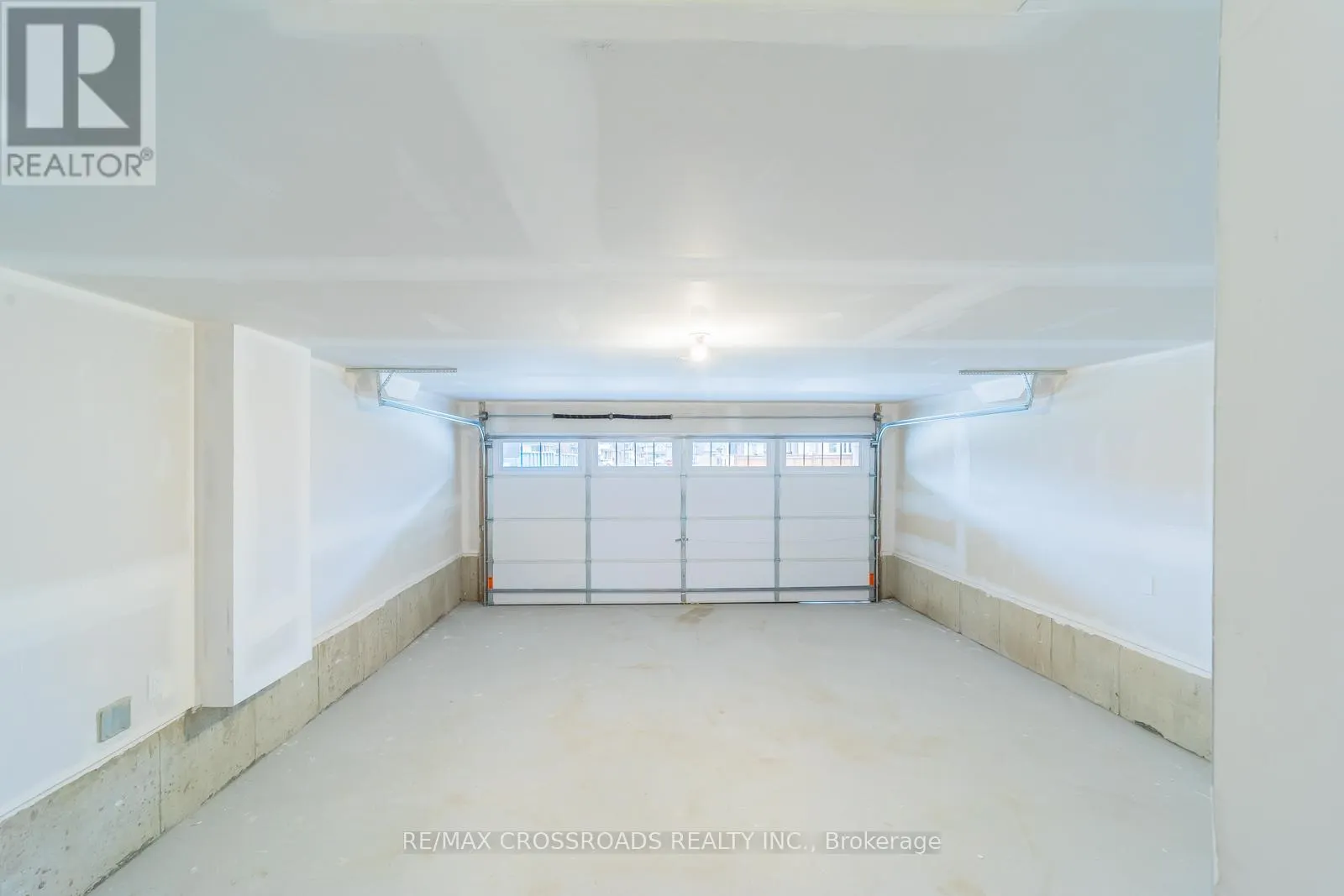 332 CORONATION ROAD