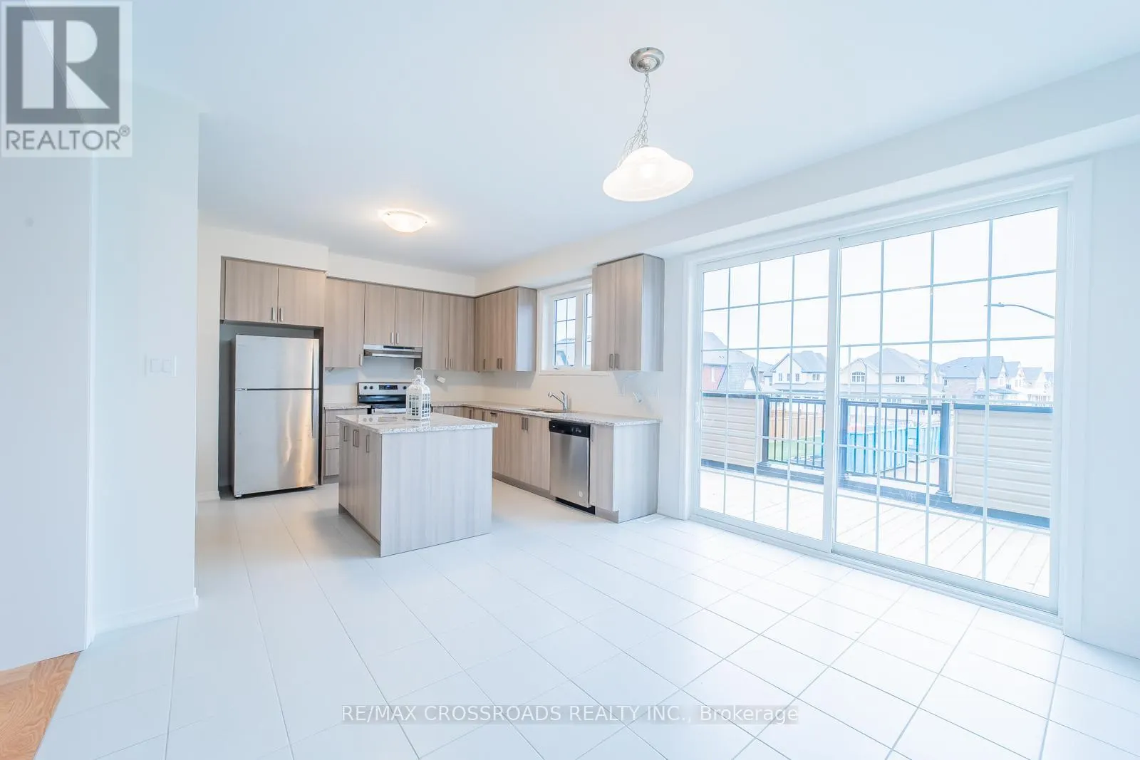 332 CORONATION ROAD