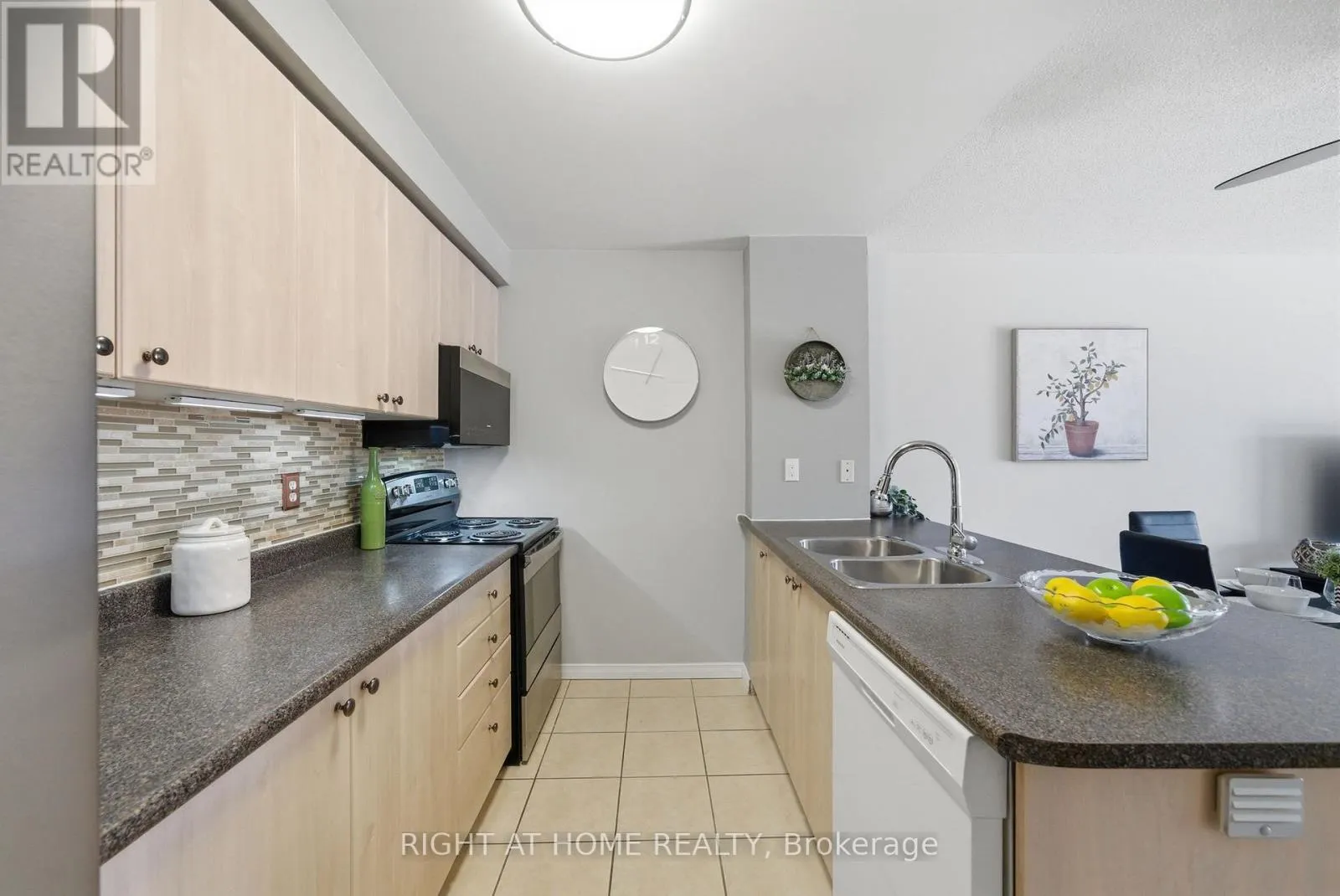 102 - 91 ASPEN SPRINGS DRIVE