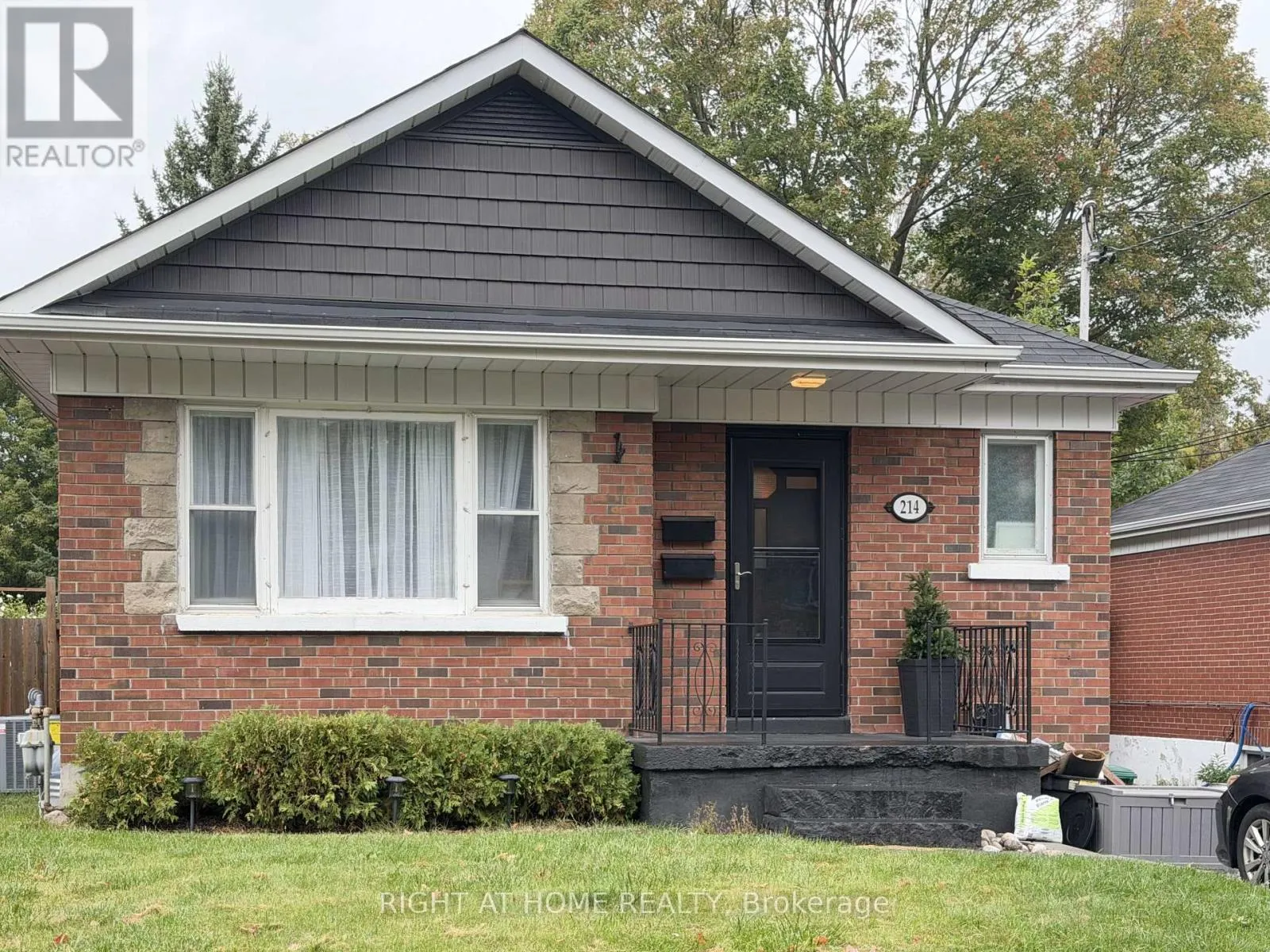 LOWER - 214 GREENWOOD AVENUE