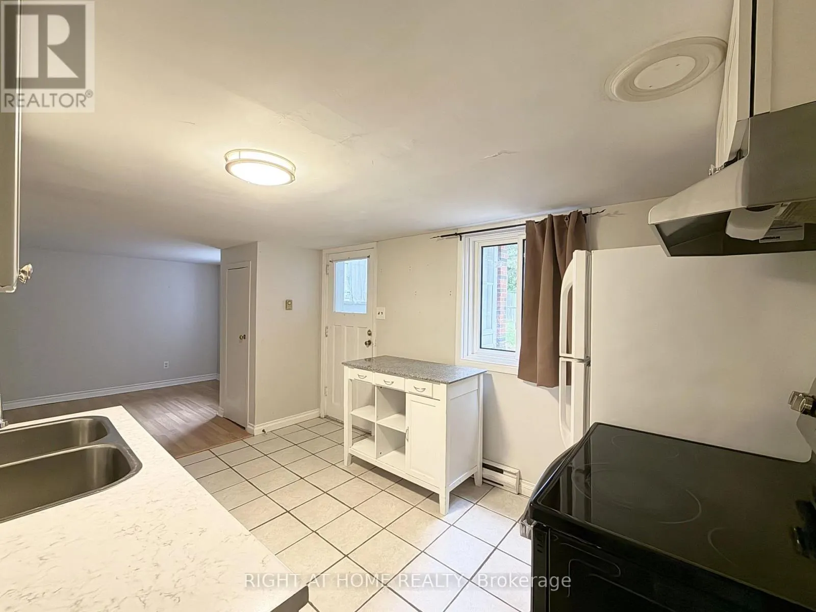 LOWER - 214 GREENWOOD AVENUE