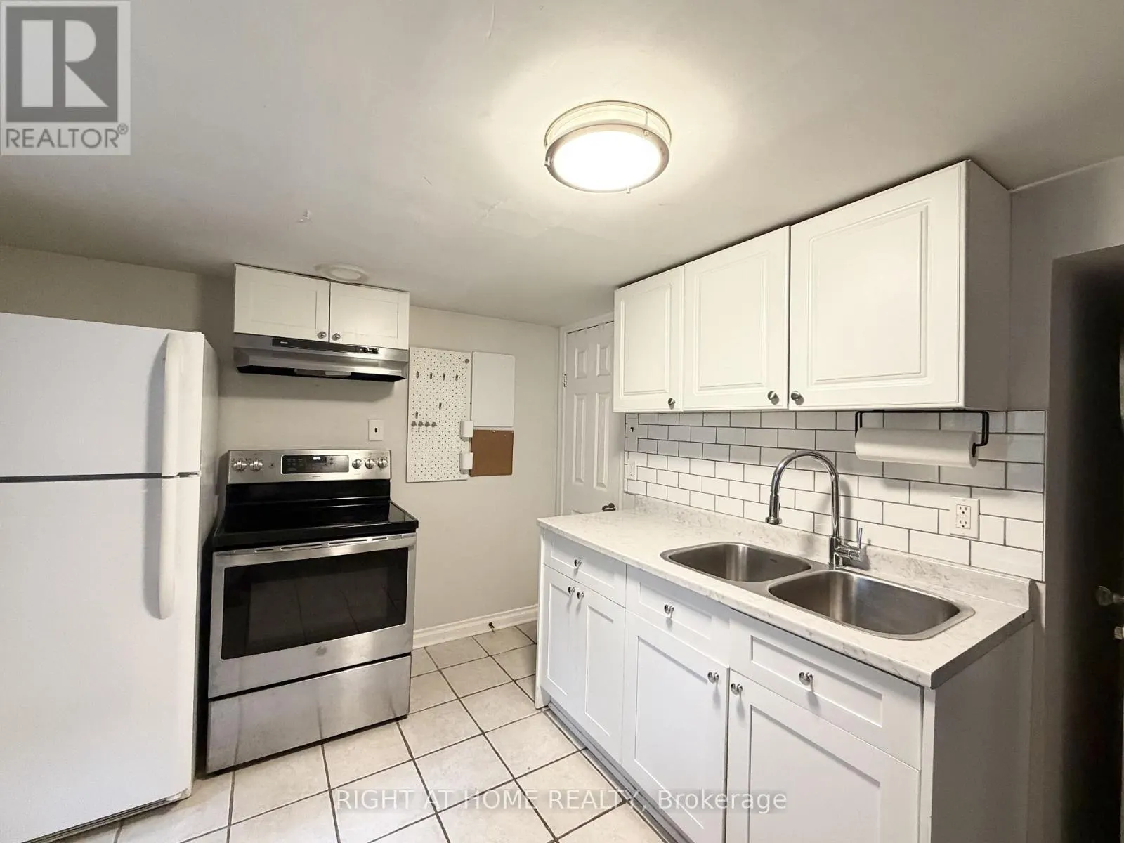 LOWER - 214 GREENWOOD AVENUE