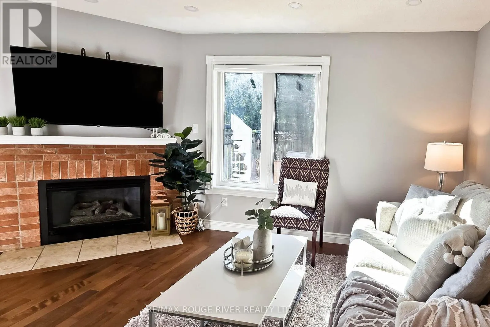 6 KNOTTY PINE DRIVE