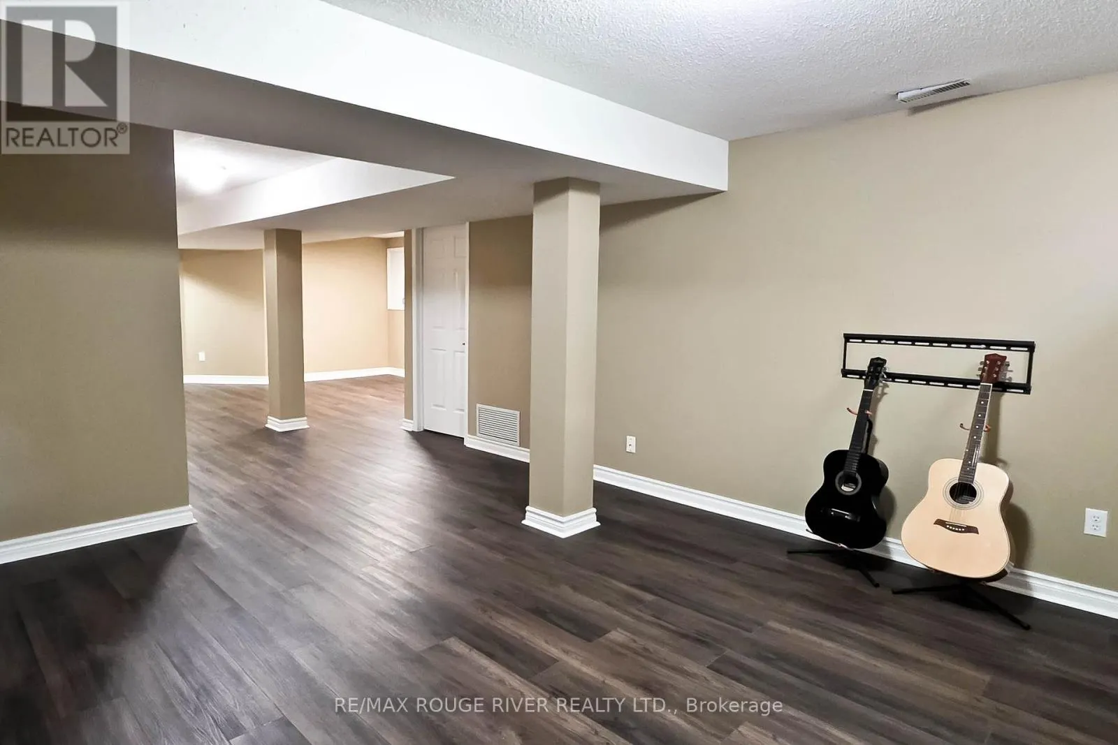 6 KNOTTY PINE DRIVE