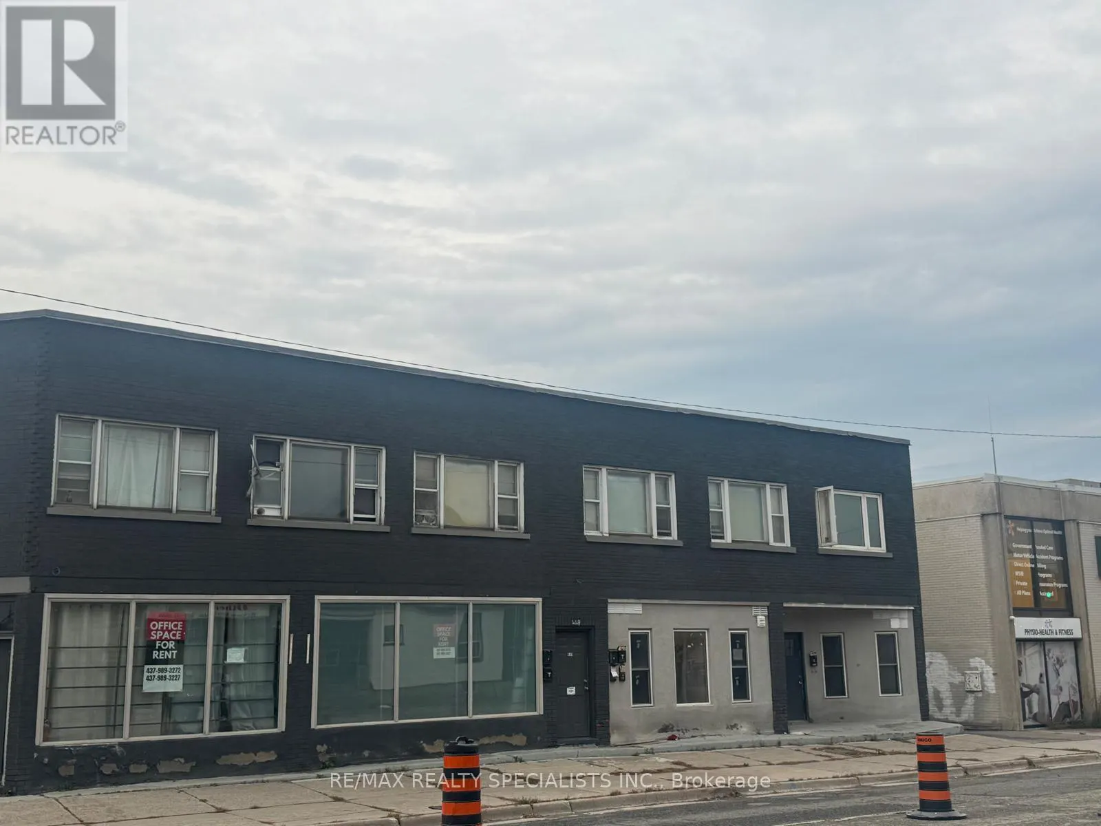 451 SIMCOE STREET
