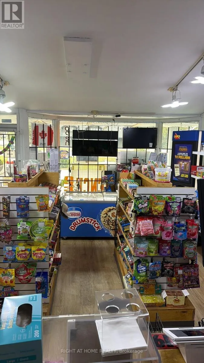 1 - 1648 TAUNTON RD ROAD E