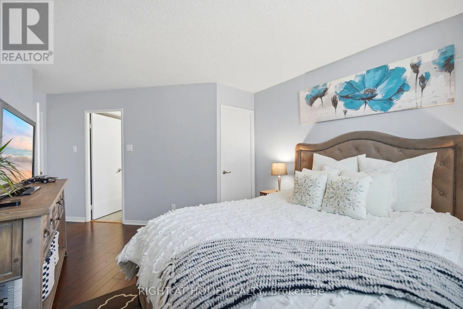 108 - 2 WESTNEY ROAD N