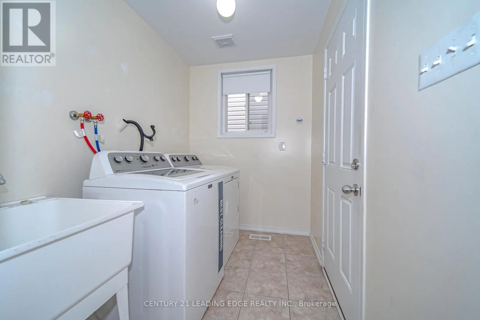 1943 ARBORWOOD DRIVE