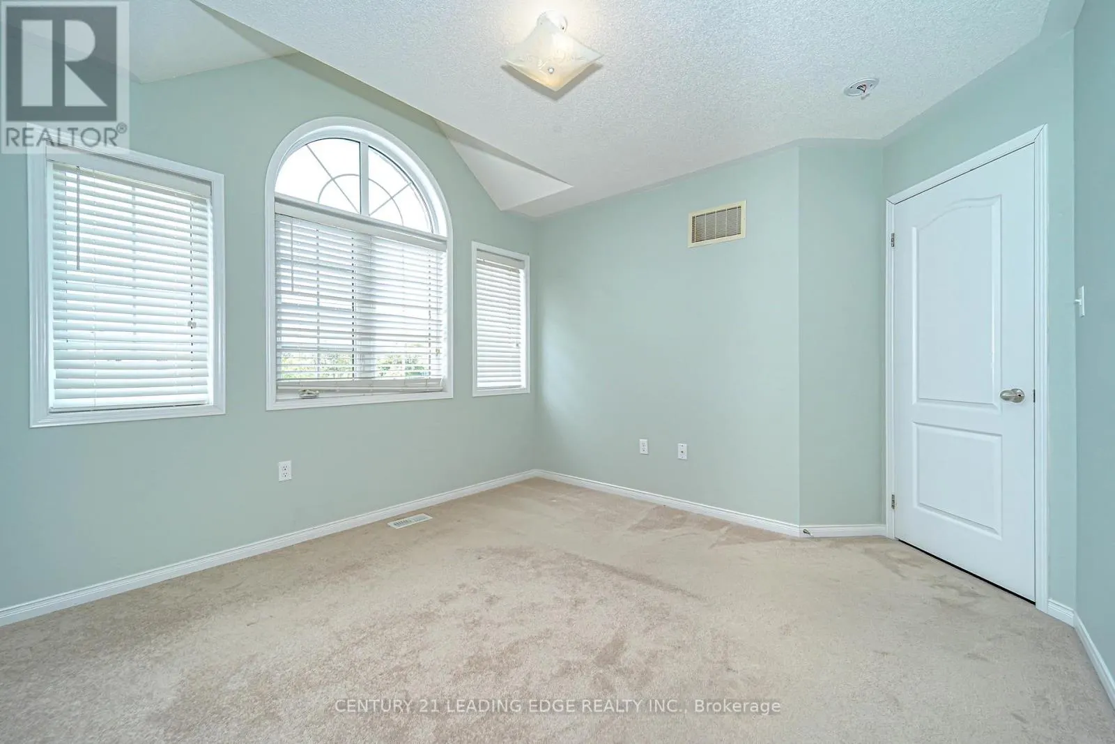 1943 ARBORWOOD DRIVE