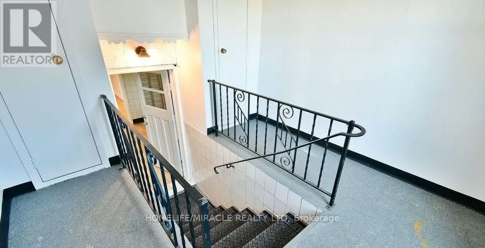 584 MONTGOMERY STREET