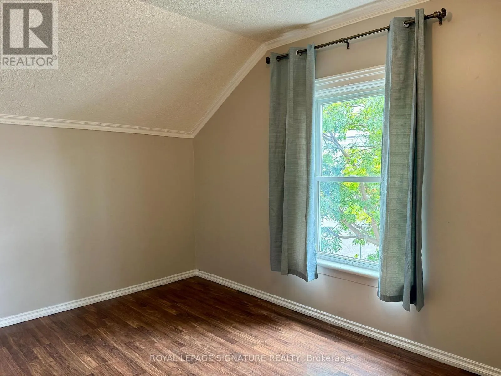 12 HEMLOCK AVENUE