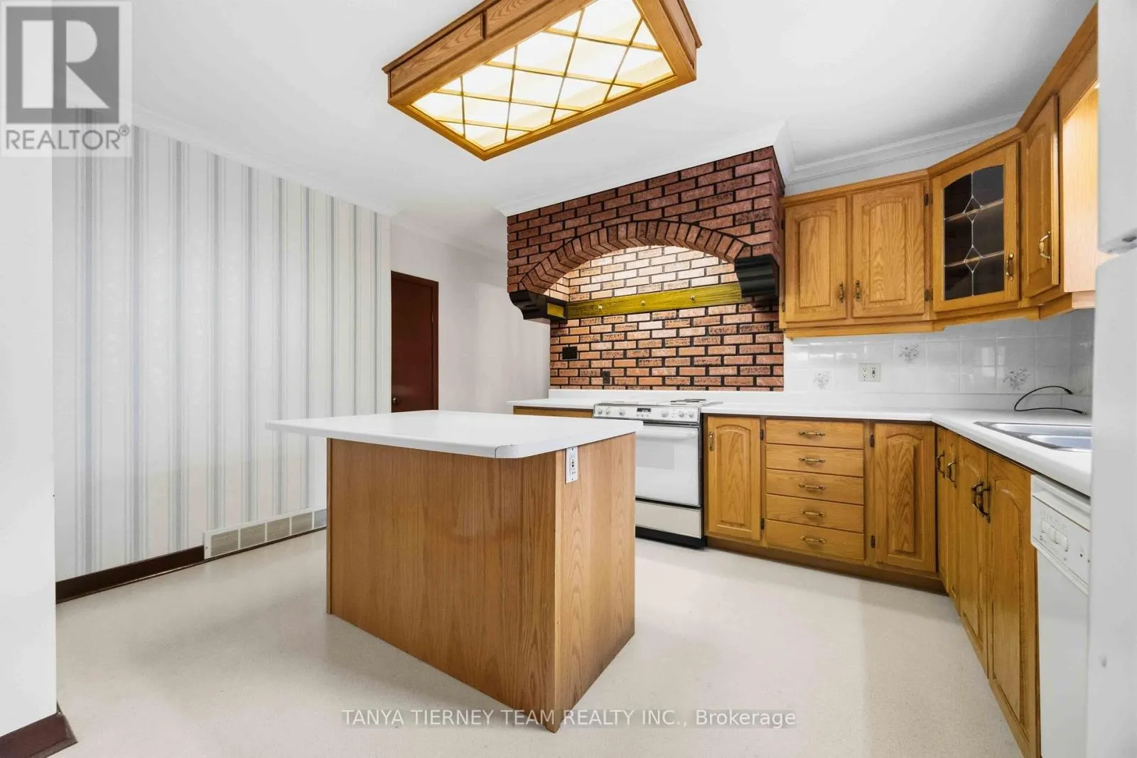 285 MURIEL AVENUE